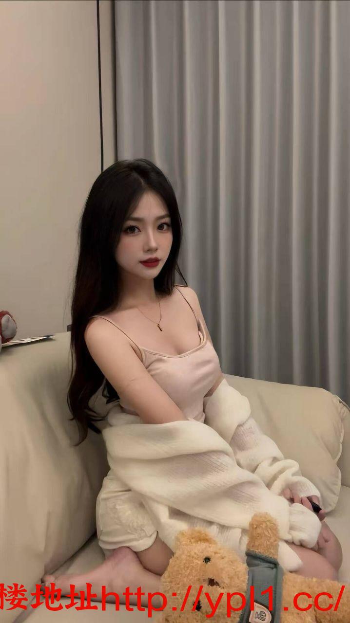 女孩颜值高床上妩媚