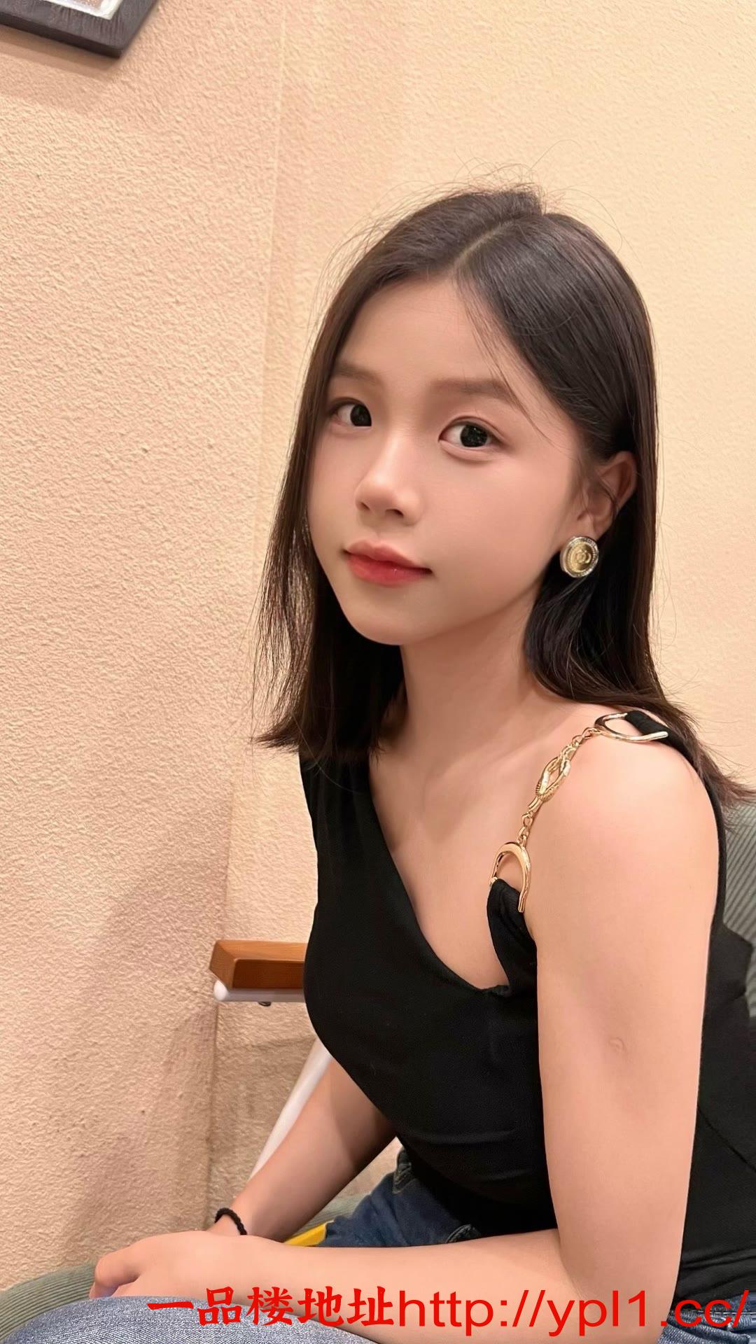 闷骚御姐身材可爱美丽动人