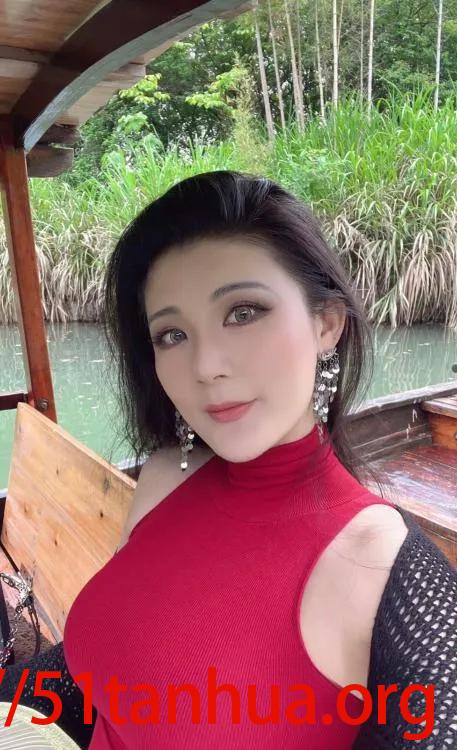 大肥臀美女老师