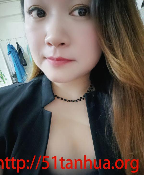 汕头龙湖半的少妇